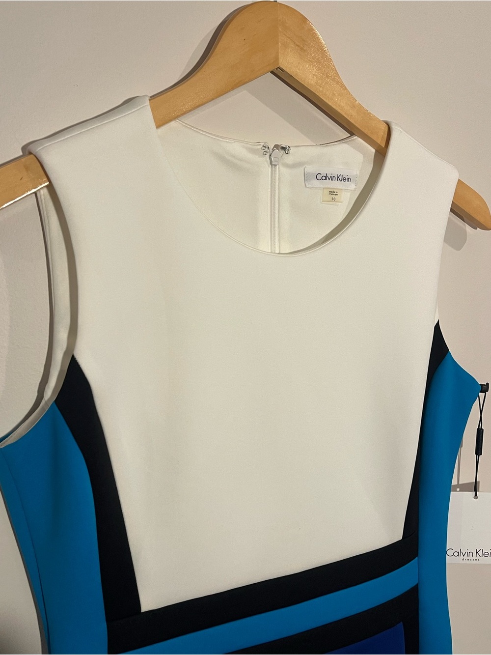 Calvin Klein Sleeveless Colorblock Scuba Sheath Dress in White, Teal & Blue NWT - Picture 3 of 9